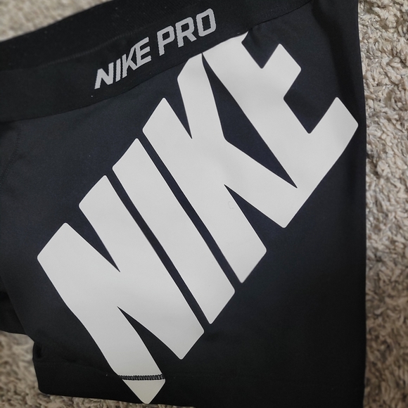 large nike pros - Picture 3 of 4